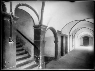Schuttern Katholische Pfarrkirche Maria Himmelfahrt Pfarrhaus Treppenhaus mit Flur