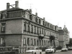Dresden-Mickten, Homiliusstraße 6/4. Doppelwohnhaus (um 1900). Straßenansicht von Südwesten