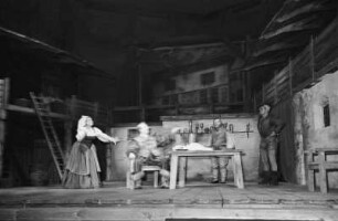 Szenenbilder aus "Falstaff" von G. Verdi mit H. Reinmar, S. Schöner, D. Eustrati, I. Armgart, R. Peters, Komische Oper 1952