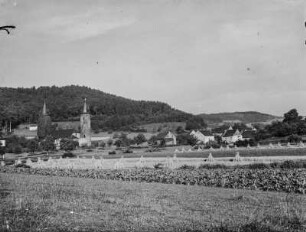 Felder : Abgeerntete Felder vor Bruch