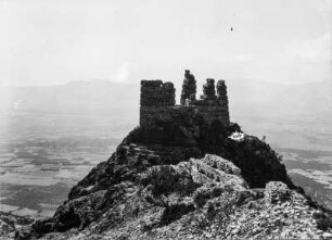 Ruine : Ruine auf einer Bergspitze.
