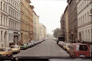 Berlin: Wrangel-Straße mit instandgesetzten Häusern