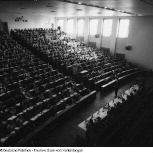 Grußadresse Stadtleitung; Stadtbezirksdelegierten-Konferenz; Eröffnung Parteilehrjahr 1971/1972