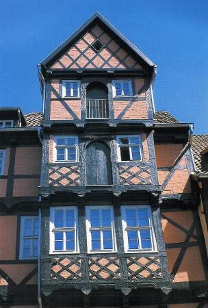 Quedlinburg - Fachwerkhäuser : Historische Fachwerkbauten, aufgenommen in der Weltkulturerbestadt Quedlinburg, ca. 2000