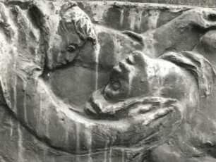 Grabmal für den Maler Miloslav Holy : Grabmal für den Maler Miloslav Holy. Detail: Mittelteil des Reliefs. Stein. Prag-Vyšehrad, Friedhof Vyšehrad