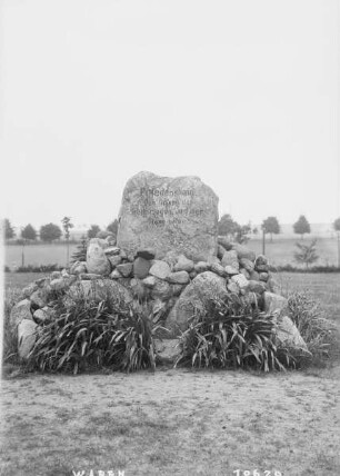 Gedenkstein "Friedenshain. den Opfern des Weltkrieges und der Revolution"