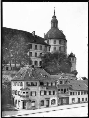 Neuburg an der Donau Schloss Ostflügel und nördlicher Rundturm Ansicht von Südosten