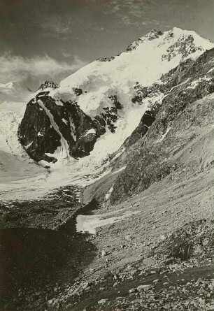 Piz Bernina (4052 m). Blick von der Bovalhütte (2456 m) nach Südwesten