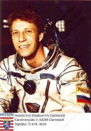 Reiter, Thomas (* 1958) / Porträt im Astronautenanzug im Yuri Gagarin Cosmonaten Training Center, Brustbild