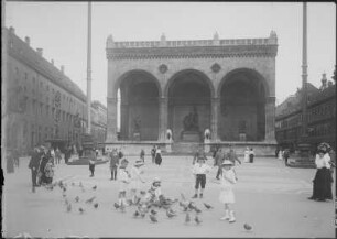 München, Feldherrenhalle : München. Feldherrenhalle (1841/44, Friedrich von Gärtner), Odeonsplatz. Straßenfront