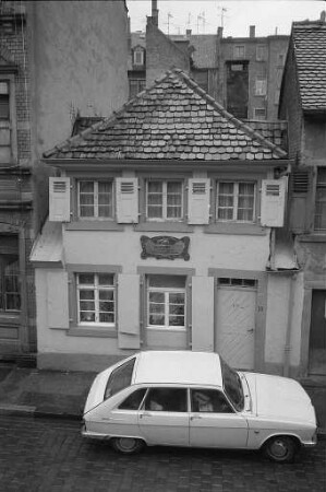 Plädoyer des Landesdenkmalamts für die Erhaltung baulicher Ensembles im östlichen "Dörfle" im Rahmen der Karlsruher Altstadtsanierung