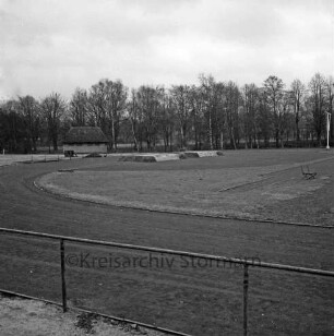Travestadion: nach der Renovierung, vorne die Laufbahn, dahinter Sportanlagen