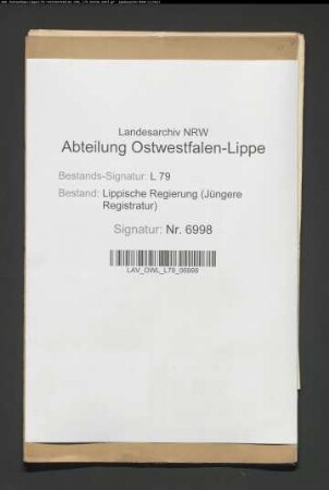 Aushändigung eines Gedenkblattes an die Angehörigen gefallener Soldaten, Gen./Spez.