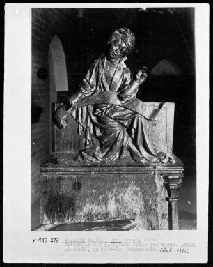 Nördliches Chorgestühl — Rechte untere Wange — Sitzender Prophet