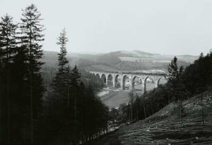 Breitenau-Hetzdorf, Viadukt : Breitenau-Hetzdorf. Hetzdorfer Viadukt. Eisenbahnbrücke der Strecke Dresden-Werdau über die Flöha. Ansicht von Südosten