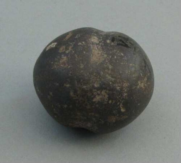 Stone bola