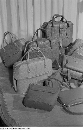Taschen auf der Leipziger Herbstmesse 1954