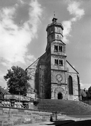 Schwäbisch Hall. Stadtpfarrkirche Sankt Michael (Weihe 1156, Neubau 1427-1456; Konrad von Nürnberg). Turmfront