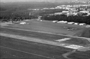 Freiburg: Luftbilder; Landepiste und Tower