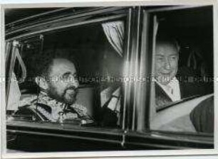 Bundespräsident Heuss mit dem äthiopischen Kaiser Haile Selassie im Auto