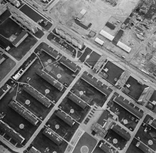 Neustadt von Hoyerswerda : Bebauung an der Bautzener Straße im Wohnkomplex III; Blickrichtung Süden