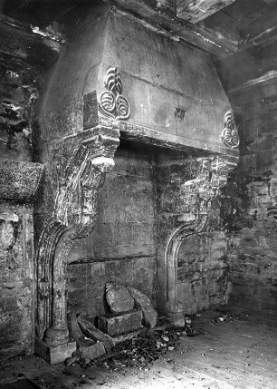Brackenheim-Neipperg. Burg Neipperg (1201/1225, Erweiterung 1501/1700). Kamin (1215/1225)