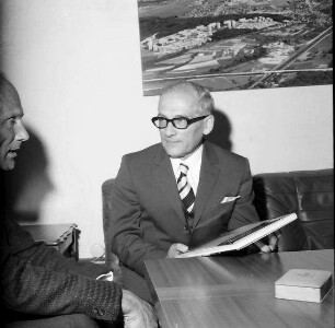 Freiburg: Präsident des Sozailgerichts Dr. Heinz Drossel beim Oberbürgermeister