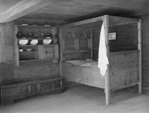 Schlafkammer mit Himmelbett