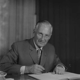 Porträt Herr Prof. Hugo Kuntze
