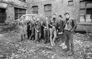 Punks, Kastanienallee, Berlin-Prenzlauer Berg