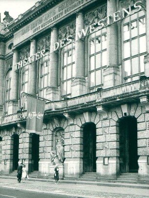Theater des Westens mit My Fair Lady - Fahne