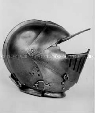 Geschlossener Helm