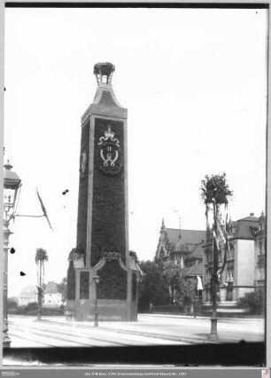 Sängerfest: Hohenzollernplatz (jetzt Friedrich-Ebert-Anlage) mit Monumentalstele zu Ehren des Besuches Kaiser Wilhelm II. von Süden