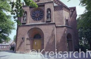 Kirchberg 8: Peter-Paul-Kirche: Portal