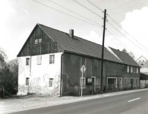 Ottendorf-Okrilla, Radeberger Straße 20. Wohnhaus mit Ladeneinbau (1852)