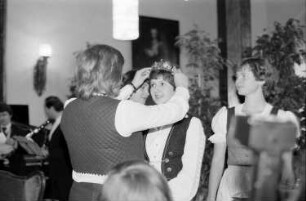 Freiburg: Kaufhaussaal; Krönung der Badischen Weinkönigin 1980 [Elvira Schmid]