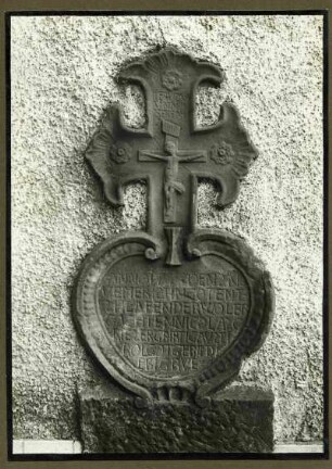 Katholisch Kirche. Grabkreuz d. Nicolaus Grieser 1773