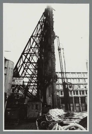 Sicherung einer Hausfassade in der Leipziger Innenstadt