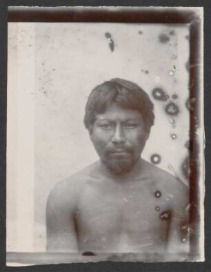 "Arturo", Alakaluf. [Ethnographische Fotografien]
