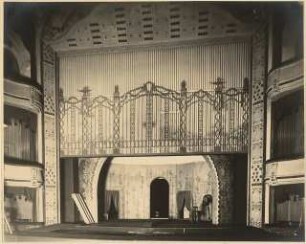 Komische Oper, Berlin Umbau: Bühne vor dem Umbau