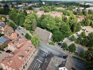 Bargteheide: Luftbild Richtung Südosten: Utspann Bargteheide, davor Straßenkreuzung Am Markt, Hamburger Straße, Jersbeker Straße