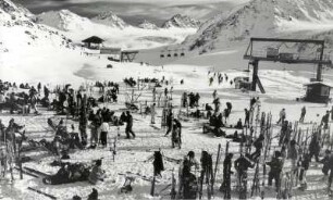 Hochbetrieb auf dem Pitztalgletscher