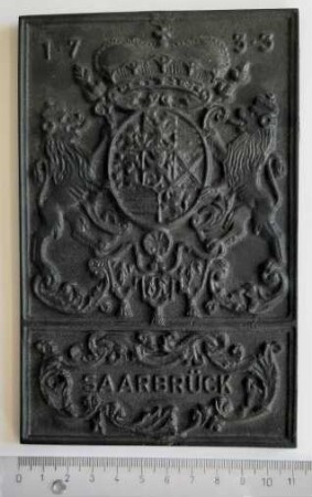 Eisenplakette mit dem Wappen von Nassau-Saarbrücken