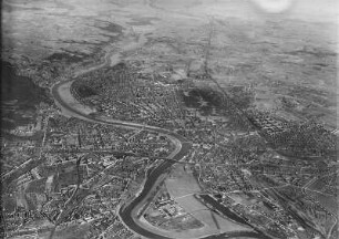 Dresden: Ansicht von Nordwest mit Ostra-Gehege und Großem Garten. Luftbild-Schrägaufnahme aus 4000m Höhe