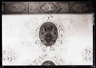 Kirche; Deckenbild, Mariä Verehrung