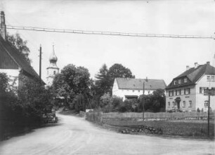 Colmnitz (Pretzschendorf-Colmnitz). Ortsteilansicht (Mitteldorf) mit Pfarrkirche und Rathaus
