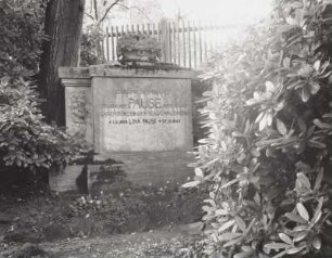 Grabmal für Gustav Reinhardt Pause (gest. 1940)