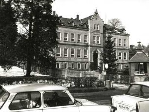 Augustusburg-Erdmannsdorf, Rathausstraße 8. Schule (um 1900). Straßenansicht