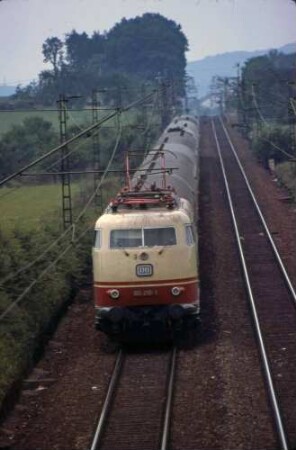 Ensingen Lok 103 210 D-Zug UIC-X-Wagen