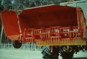 Fotografie: Futtererntetechnik, Werbegerät, Heckanbau, Zettwender